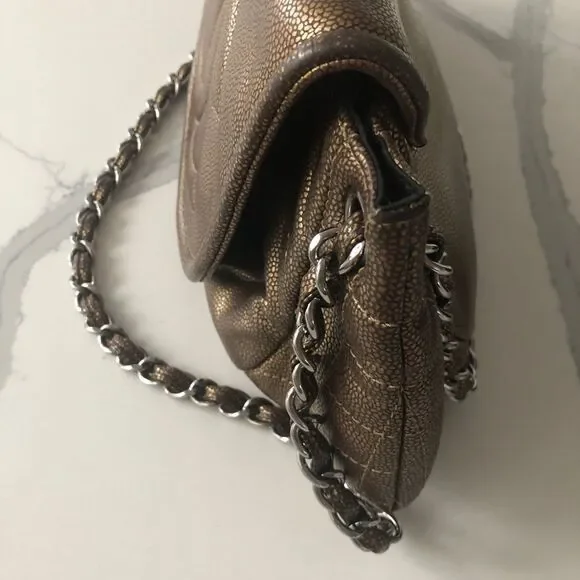 CHANEL bronze shoulder/crossbody bag - Picture 3 of 8